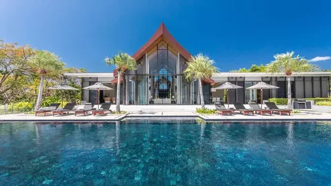High-end Villa Beach Front 6-star service, 10 bedrooms in Phuket 6887882 for sale For Super Rich