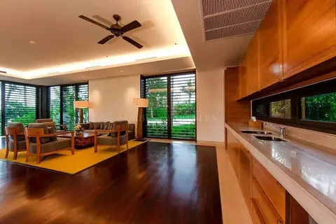High-end Villa Beach Front 6-star service, 10 bedrooms in Phuket unique for sale For Super Rich