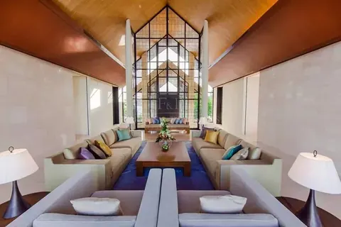 High-end Villa Beach Front 6-star service, 10 bedrooms in Phuket available for sale For Super Rich