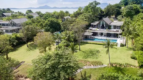 Architectural Villa Beach Front 30 meters Infinity Pool, 4 bedrooms in Phuket Classified ads for sale For Super Rich