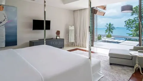 Architectural Villa Beach Front 30 meters Infinity Pool, 4 bedrooms in Phuket unique for sale For Super Rich