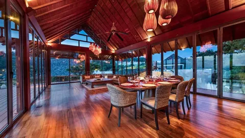 Majestic Villa Ocean & Sunset Views 20 meters long infinity-edge swimming pool, 5 bedrooms in Phuket value for sale For Super Rich