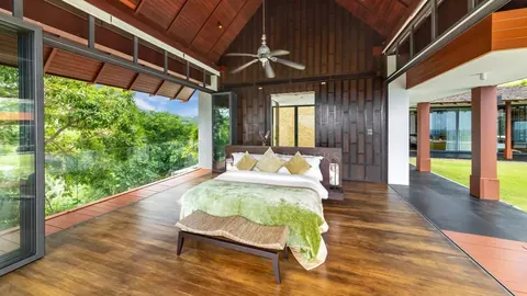 Majestic Villa Ocean & Sunset Views 20 meters long infinity-edge swimming pool, 5 bedrooms in Phuket luxury for sale For Super Rich