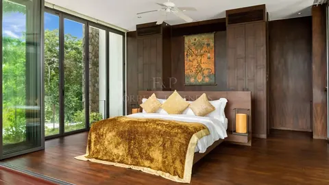 Majestic Villa Ocean & Sunset Views 20 meters long infinity-edge swimming pool, 5 bedrooms in Phuket prix for sale For Super Rich