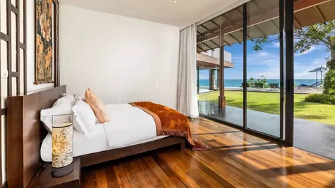 Majestic Villa Ocean & Sunset Views 20 meters long infinity-edge swimming pool, 5 bedrooms in Phuket photos for sale For Super Rich
