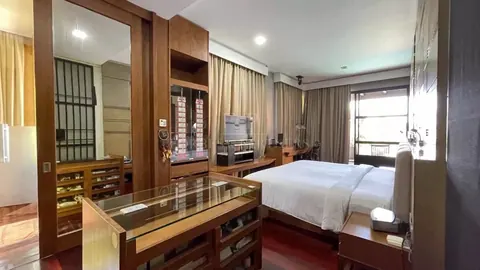 Luxury Villa Sea View north of Karon Beach, 5 bedrooms in Phuket unique for sale For Super Rich