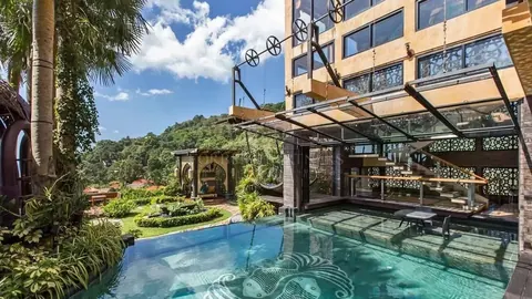 Luxury Villa Sea View north of Karon Beach, 5 bedrooms in Phuket buy for sale For Super Rich