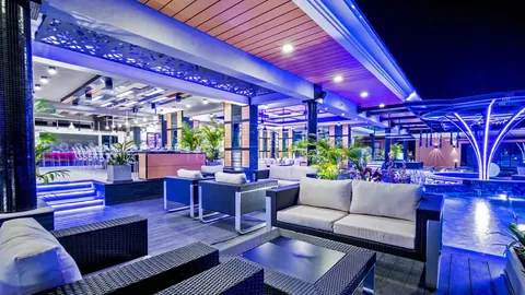 Luxury Villa Private night club Bowling tracks, 10 bedrooms in PATTAYA deal for sale For Super Rich