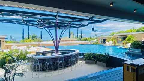 Luxury Villa Private night club Bowling tracks, 10 bedrooms in PATTAYA Used for sale For Super Rich