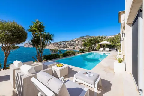 Architectural Villa Beach Front Sea View, 5 bedrooms in Mallorca property for sale For Super Rich
