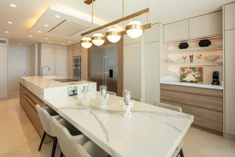 Luxury Apartment Beach Front front-line, 6 bedrooms in Marbella - Puente Romano ultra luxury for sale For Super Rich Luxury Apartment Beach Front front-line, 6 bedrooms in Marbella - Puente Romano ultra luxury for sale For Super Rich