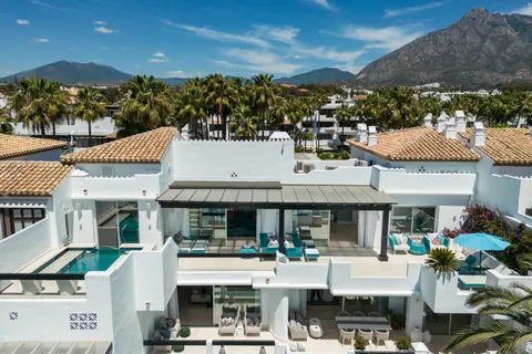 Luxury Apartment Beach Front front-line, 6 bedrooms in Marbella - Puente Romano expensive for sale For Super Rich Luxury Apartment Beach Front front-line, 6 bedrooms in Marbella - Puente Romano expensive for sale For Super Rich