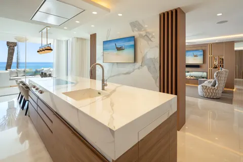 Luxury Apartment Beach Front front-line, 6 bedrooms in Marbella - Puente Romano prix for sale For Super Rich Luxury Apartment Beach Front front-line, 6 bedrooms in Marbella - Puente Romano prix for sale For Super Rich