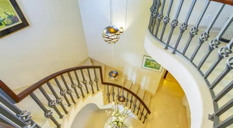 High-end Villa Panoramic View of the sea and golf, 4 bedrooms in Quinta Do Lago luxury for sale For Super Rich