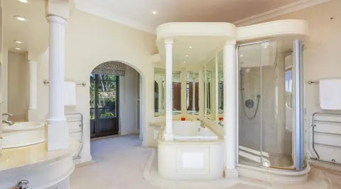 High-end Villa Panoramic View of the sea and golf, 4 bedrooms in Quinta Do Lago photos for sale For Super Rich