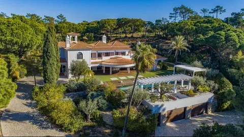 High-end Villa Panoramic View of the sea and golf, 4 bedrooms in Quinta Do Lago Used for sale For Super Rich