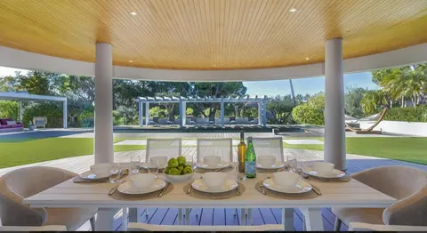 High-end Villa Panoramic View of the sea and golf, 4 bedrooms in Quinta Do Lago cas_428 for sale For Super Rich