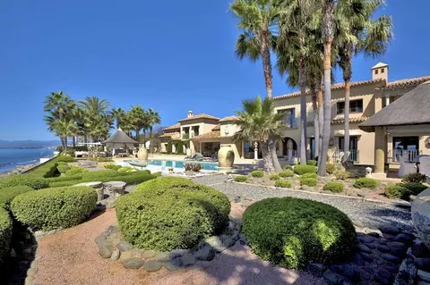 Elegant House Beach Front Outdoor pool & Indoor Heated Pool, 7 bedrooms in Los Monteros - Marbella