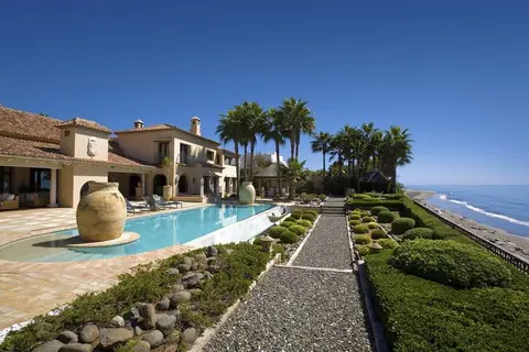 Elegant House Beach Front Outdoor pool & Indoor Heated Pool, 7 bedrooms in Los Monteros - Marbella deal for sale For Super Rich
