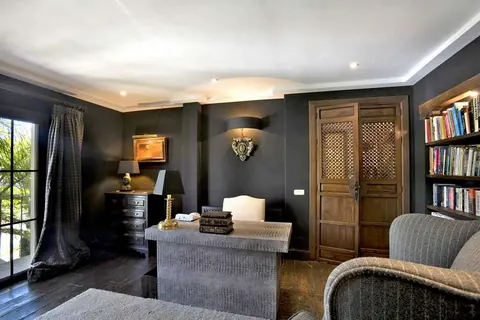 Elegant House Beach Front Outdoor pool & Indoor Heated Pool, 7 bedrooms in Los Monteros - Marbella search for sale For Super Rich