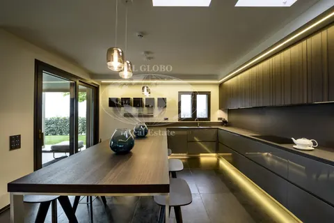 Luxury Villa Panoramic View Indoor heated pool, 6 bedrooms in Lugano property for sale For Super Rich