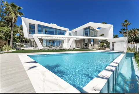 Modern Villa Mediterranean, Africa, Gibraltar and Bay views  Stunning bathroom, 6 bedrooms in Marbella