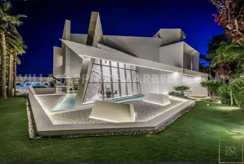 Modern Villa Mediterranean, Africa, Gibraltar and Bay views  Stunning bathroom, 6 bedrooms in Marbella New for sale For Super Rich