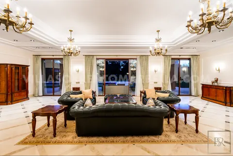 Premium Villa Serene garden views Gym, home cinema, 6 bedrooms in Marbella Classified ads for sale For Super Rich