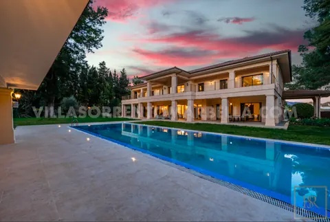 Premium Villa Serene garden views Gym, home cinema, 6 bedrooms in Marbella Villa Sorrento for sale For Super Rich