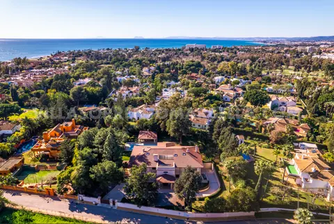 Premium Villa Serene garden views Gym, home cinema, 6 bedrooms in Marbella buy for sale For Super Rich