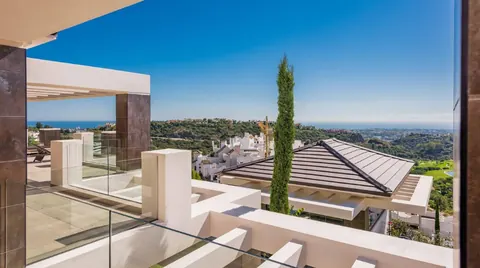 Architectural Villa 72 sqm infinity pool gated community of "La Reserva del Alcuzcuz", 9 bedrooms in Los Arqueros - Benahavis - Marbella value for sale For Super Rich