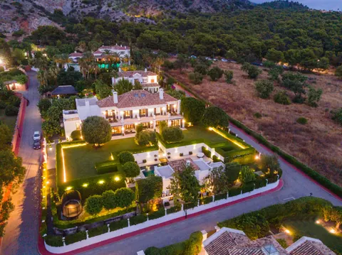 Elegant Villa breathtaking views of the majestic Sierra Blanca heated indoor pool, jacuzzi, sauna, massage room, 7 bedrooms in Sierra Blanca - The Golden Mile Marbella buy for sale For Super Rich