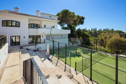 Architectural Villa Panoramic View Jacuzzi, Gym & F1 gaming room, 16 bedrooms in The Golden Mile - Marbella photo for sale For Super Rich