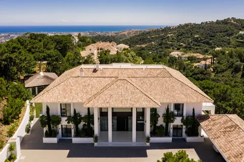 Contemporary Villa Panoramic View infinity swimming pool, 8 bedrooms in La Zagaleta Marbella image for sale For Super Rich