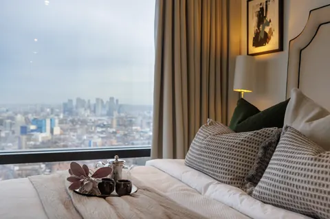 Luxury Penthouse SHOREDITCH TOWER, Breathtaking view, 3 bedrooms in London deal for sale For Super Rich