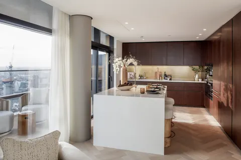 Luxury Penthouse SHOREDITCH TOWER, Breathtaking view, 3 bedrooms in London top for sale For Super Rich