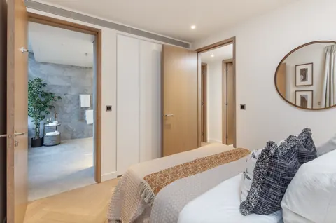 Luxury Penthouse SHOREDITCH TOWER, Breathtaking view, 3 bedrooms in London photos for sale For Super Rich