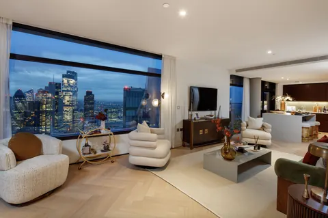 Luxury Penthouse SHOREDITCH TOWER, Breathtaking view, 3 bedrooms in London unique for sale For Super Rich