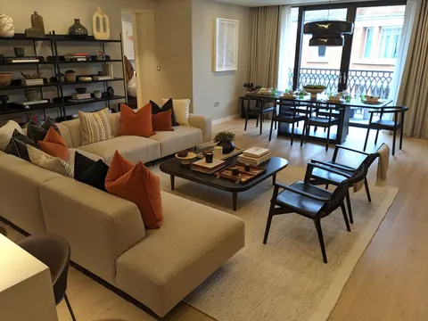 Luxury Penthouse W1, panoramic view, 3 bedrooms in London real estate for sale For Super Rich