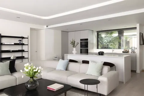 Luxury Penthouse W1, panoramic view, 3 bedrooms in London luxury for sale For Super Rich