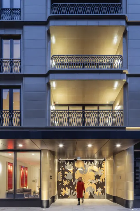 Luxury Penthouse W1, panoramic view, 3 bedrooms in London unique for sale For Super Rich