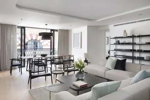 Luxury Penthouse W1, panoramic view, 3 bedrooms in London photos for sale For Super Rich