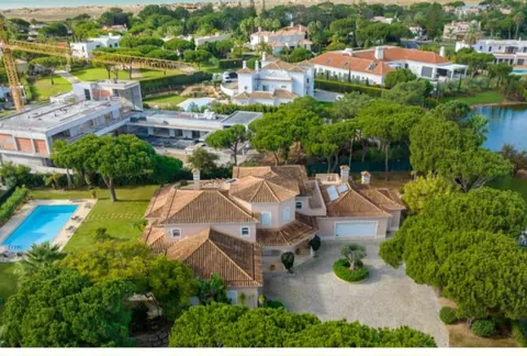 Elegant Villa Well decorated double-sided fireplace, 5 bedrooms in Algarve