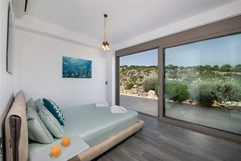 Luxury Villa Sea View heated infinity pool, 5 bedrooms in Crete best for sale For Super Rich