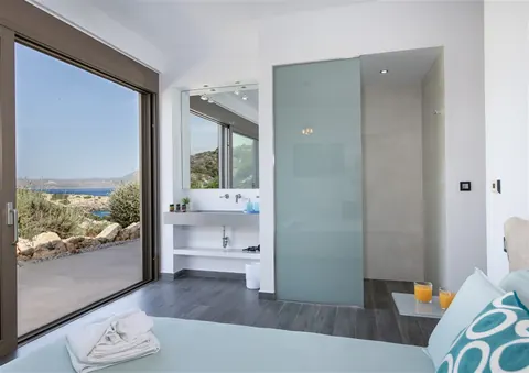Luxury Villa Sea View heated infinity pool, 5 bedrooms in Crete value for sale For Super Rich