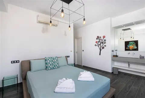 Luxury Villa Sea View heated infinity pool, 5 bedrooms in Crete Classified ads for sale For Super Rich