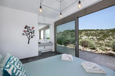 Luxury Villa Sea View heated infinity pool, 5 bedrooms in Crete deal for sale For Super Rich