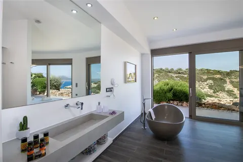 Luxury Villa Sea View heated infinity pool, 5 bedrooms in Crete top for sale For Super Rich