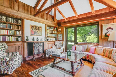 Country House Oasis of peace Beautiful park, 18 bedrooms in Lake Maggiore real estate for sale For Super Rich