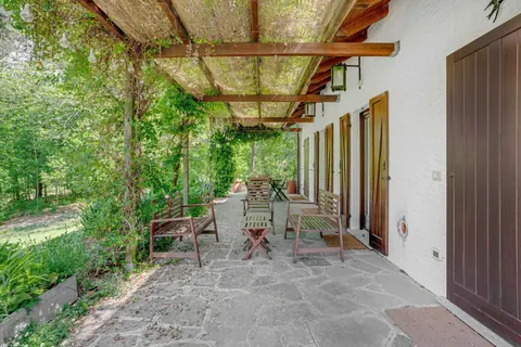 Country House Oasis of peace Beautiful park, 18 bedrooms in Lake Maggiore value for sale For Super Rich